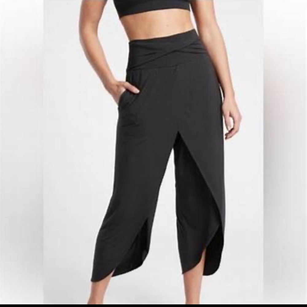 Athleta Black Ankle Cropped Pants